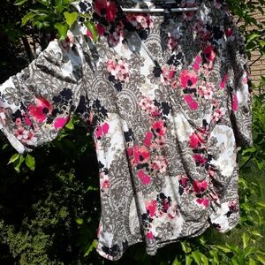 Flower and lace fabric top